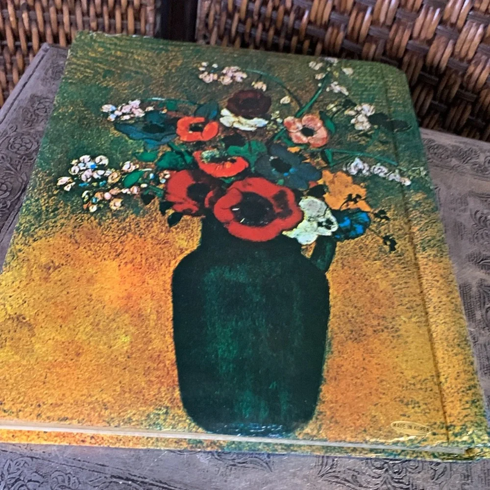 Green Vase Floral Photo Album